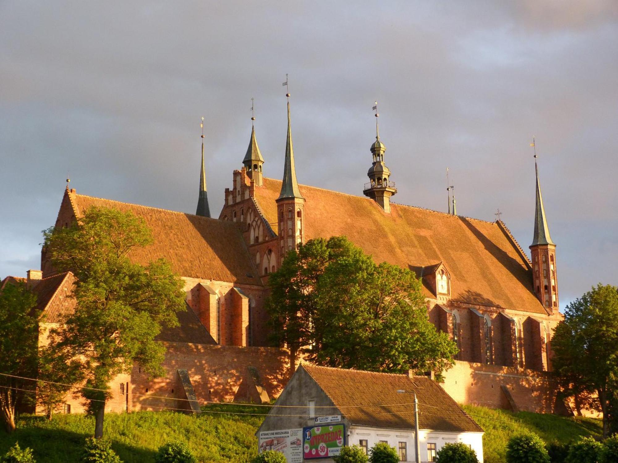 Hotel Kopernik Frombork Kültér fotó